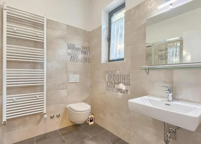 2 Bedroom Amazing In Апартаменты Пула