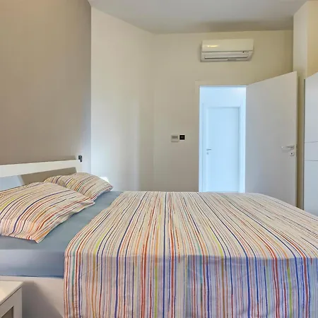 Lovely Apartment In Pula With Wifi *
