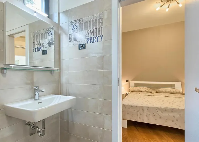 Apartment 2 Bedroom Amazing In *