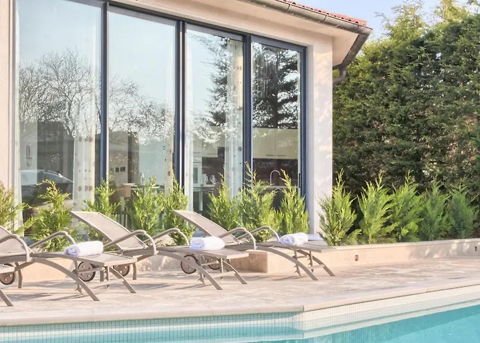 Apartment 2 Bedroom Amazing In