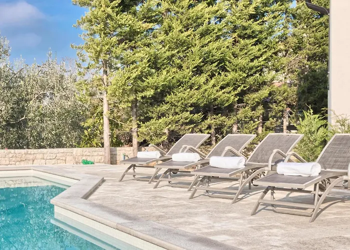 2 Bedroom Amazing In Apartment Pula